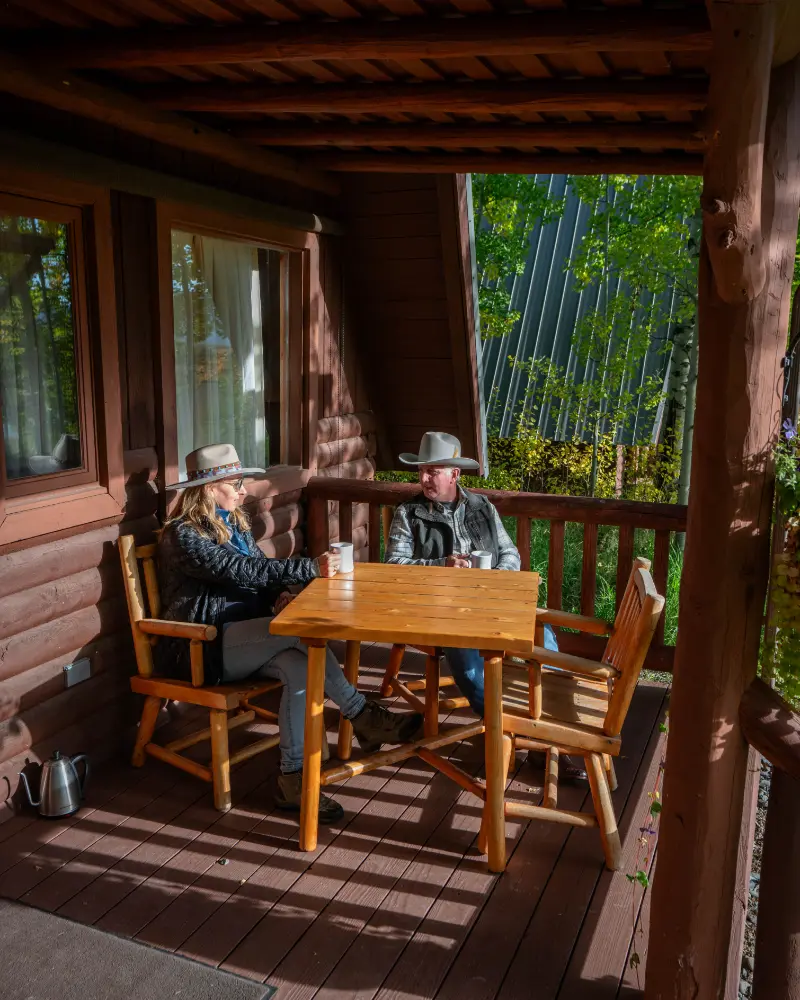 Two people talking in the coffee table in the ranch