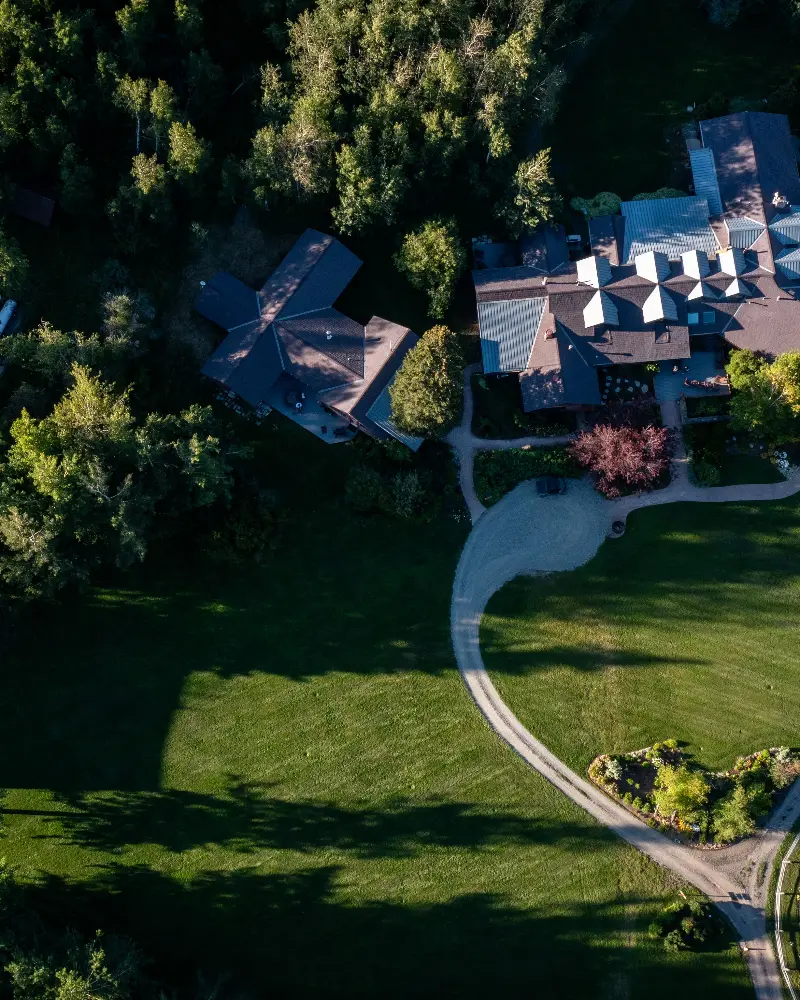 A house with a heart-shaped driveway